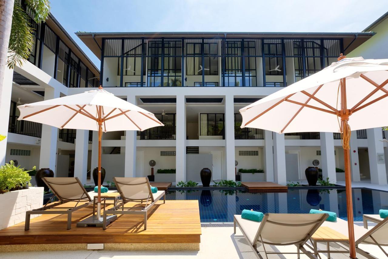 Outrigger Surin Beach Resort - Sha Extra Plus Eksteriør bilde The hotel's pool