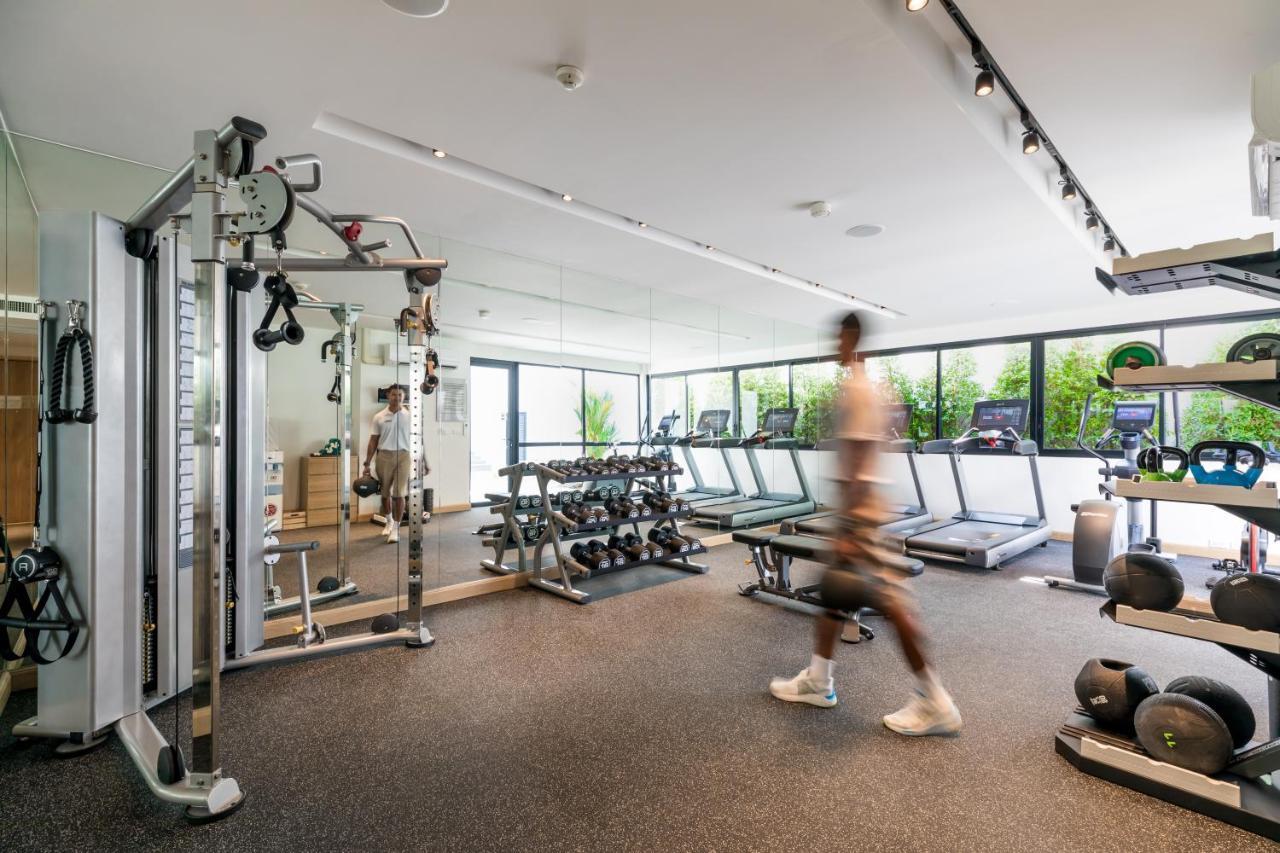 Outrigger Surin Beach Resort - Sha Extra Plus Eksteriør bilde The gym at the 100 Queen's Gate
