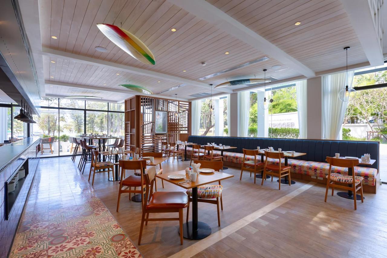 Outrigger Surin Beach Resort - Sha Extra Plus Eksteriør bilde The Beach Club