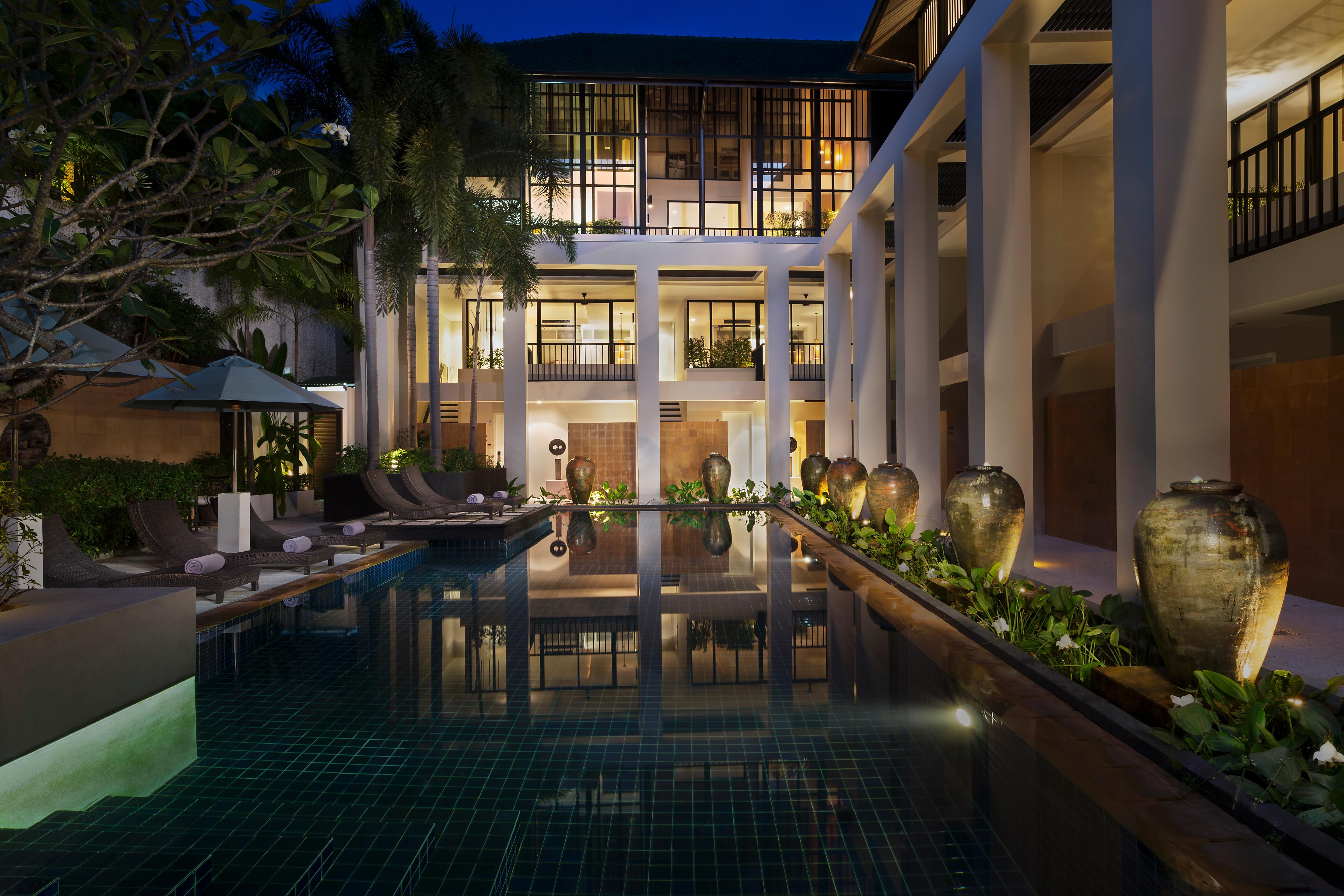 Outrigger Surin Beach Resort - Sha Extra Plus Eksteriør bilde The hotel's pool