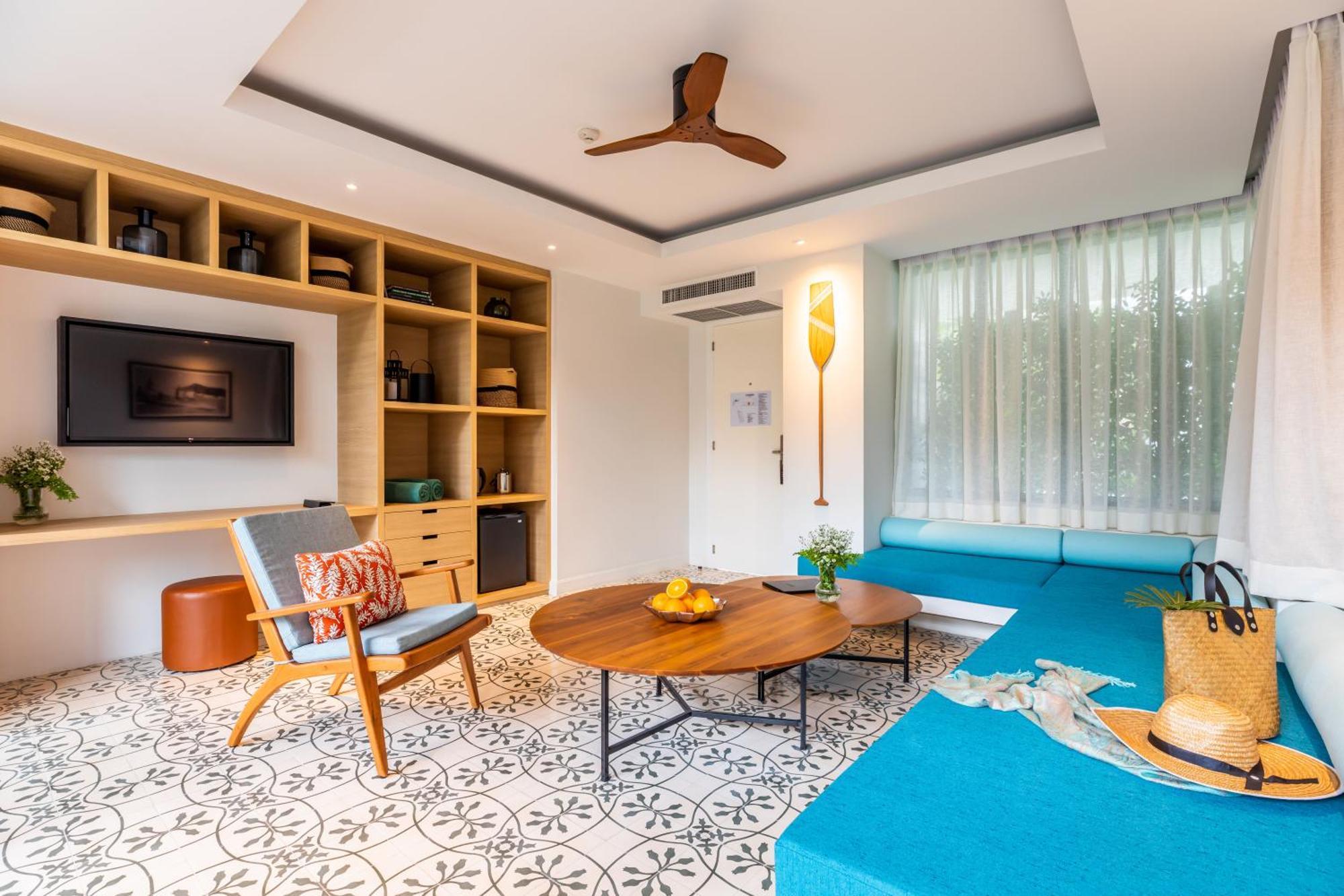 Outrigger Surin Beach Resort - Sha Extra Plus Rom bilde A suite at the hotel